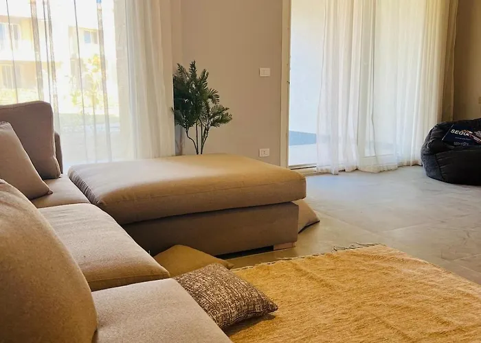 Boho-chic Beachfront Ain Sokhna, Garden شاليه