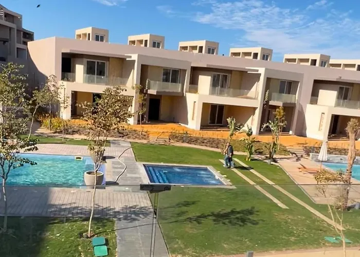 Boho-chic Beachfront Ain Sokhna, Garden *